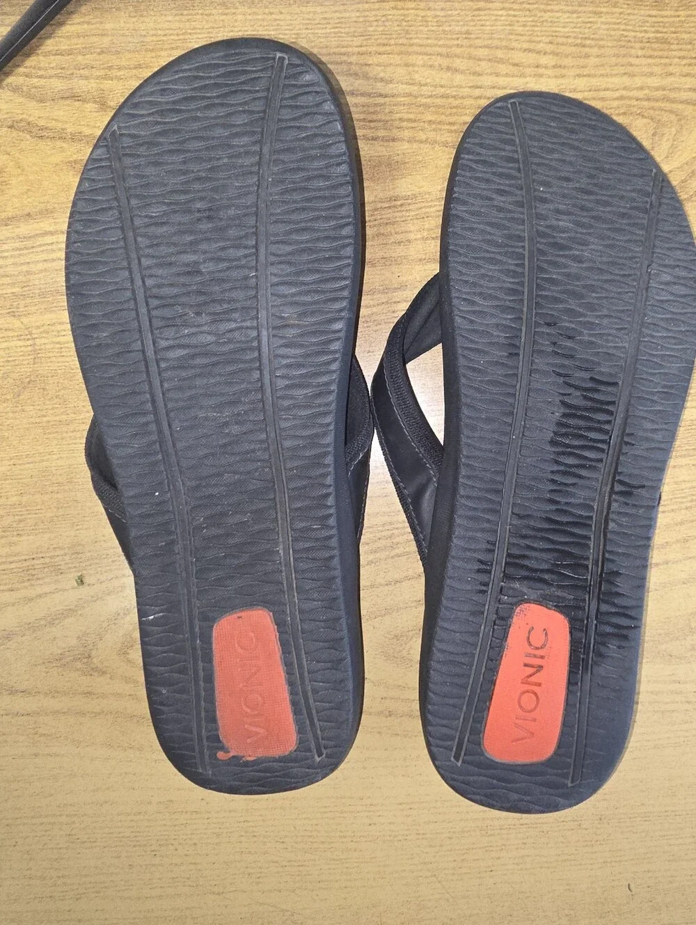Men's Vionic Black Flip-Flop Sandals